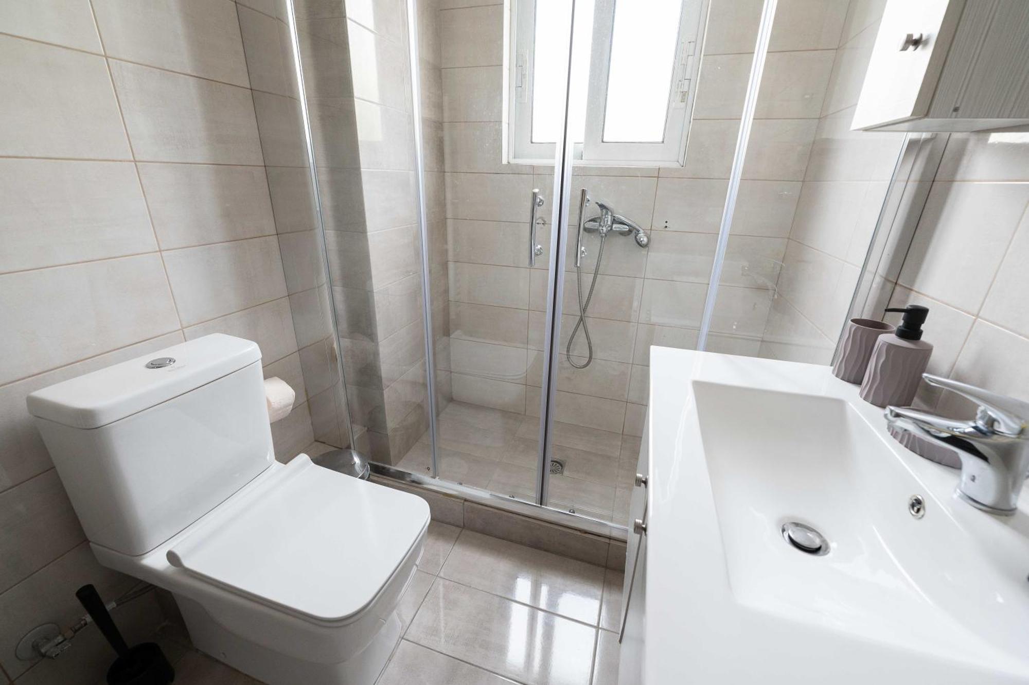 Modern Spacious Apartment Located In Pireus Exteriér fotografie
