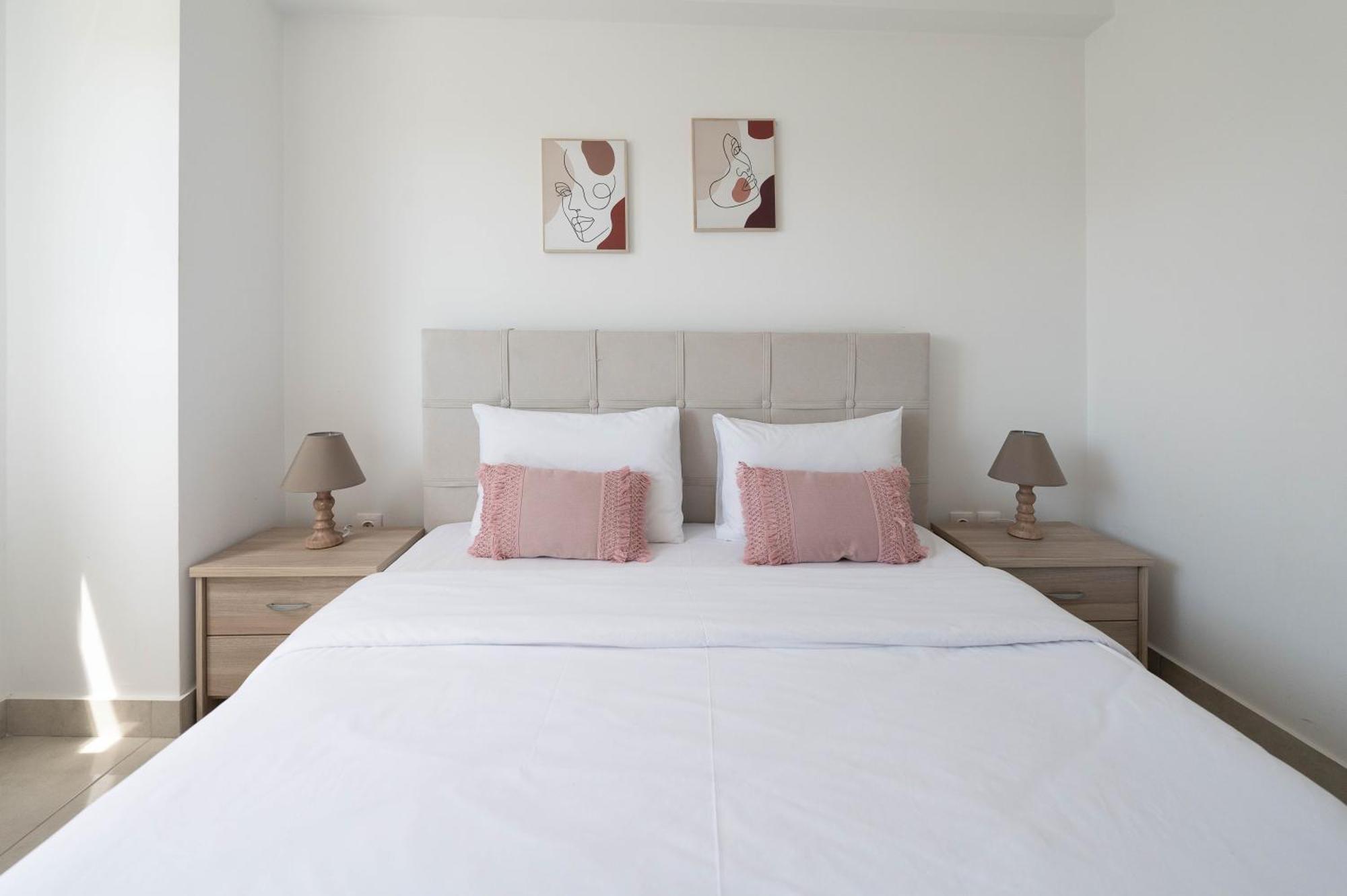Modern Spacious Apartment Located In Pireus Exteriér fotografie